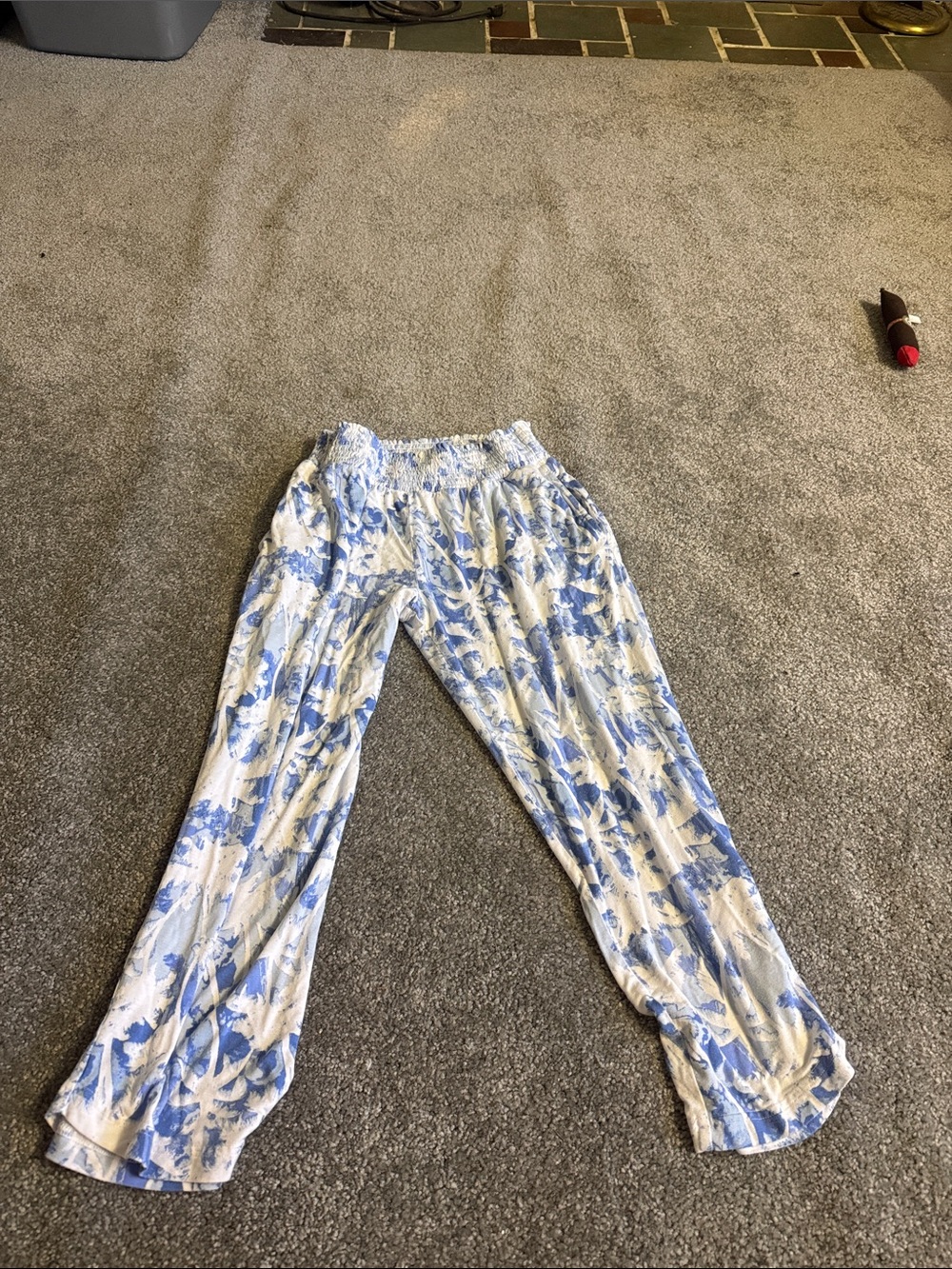 Women's Blue Floral Cropped Pants